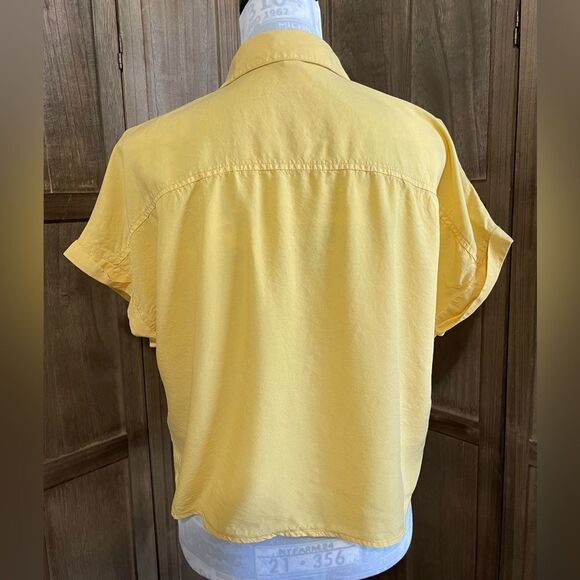 Thread + Supply Women’s Yellow Button Down. - Picture 3 of 5